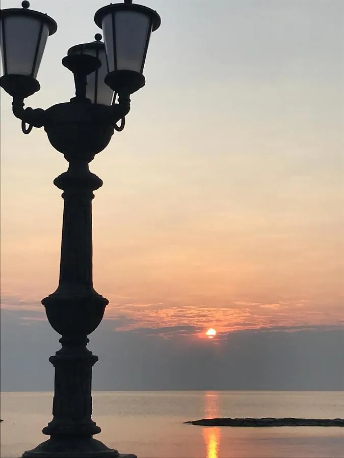 B&B Via Dell'Azzurra Bari 0*,