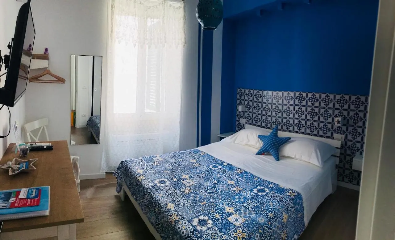 B&B Via Dell'Azzurra Bari 0*,